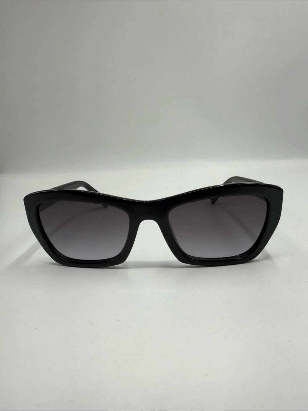 Salvatore Ferragamo SF958S Women’s Sunglasses Black Grey Gradient 55mm 19-135